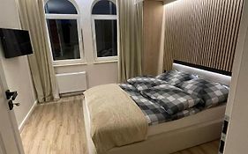 6 Osobowy Apartament Premium W Kamienicy - Centrum